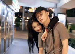 国产夫妻自拍在线观看,国产夫妻自拍，情感流露的私密影像